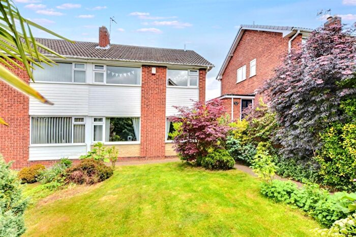 3 Bedroom Semi-Detached House For Sale In Weldbank Close, Chilwell, Nottingham, NG9