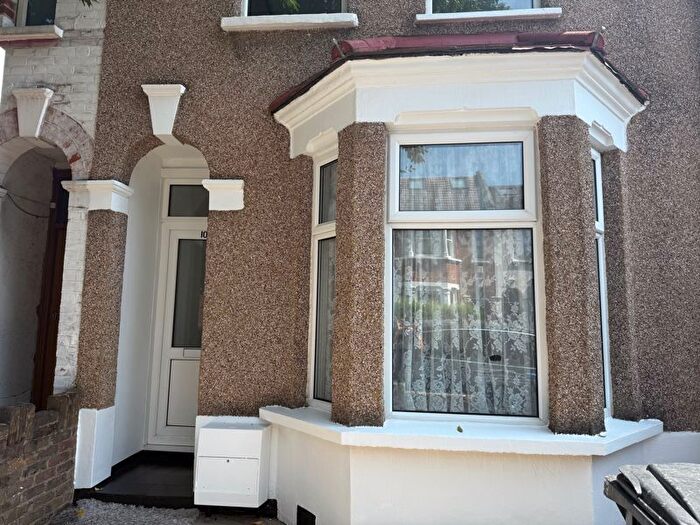 4 Bedroom Terraced House To Rent In Northfield Road, Enfield, EN3