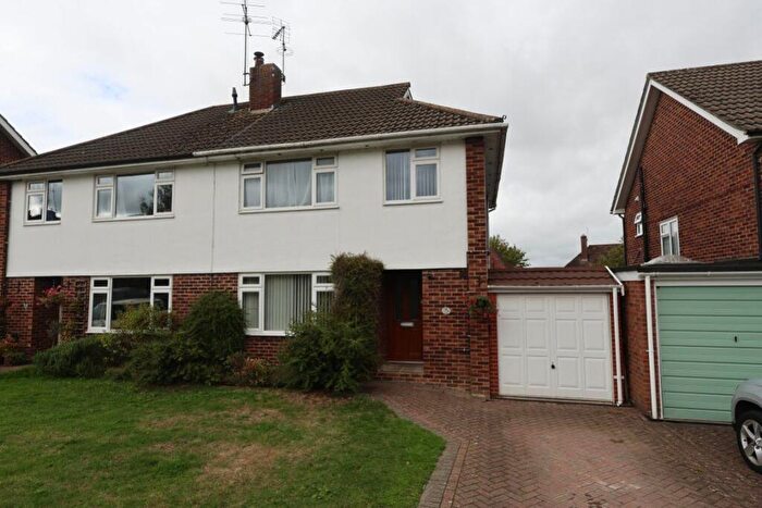4 Bedroom House To Rent In Springfield Park, RG10