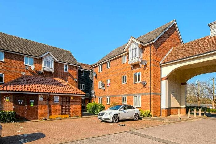 1 Bedroom Flat For Sale In Lower Hall Lane, Chingford, E4