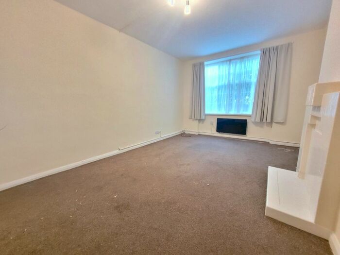 2 Bedroom Flat To Rent In St Ivian Court, Muswell Hill, N10