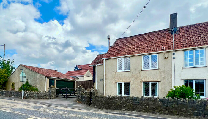 3 Bedroom End Of Terrace House For Sale In Upper Bristol Road, Clutton, BS39