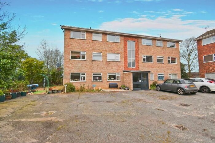 2 Bedroom Property To Rent In Court Drive, Cromer, NR27