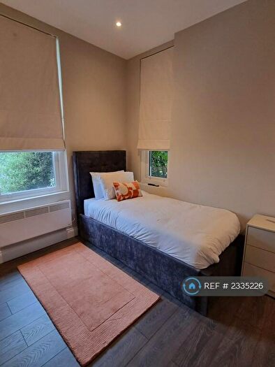 Studio To Rent In Crescent Road, Bournemouth, BH2