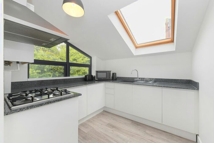 2 Bedroom Flat To Rent In Ludlow Hill Road, West Bridgford, Nottingham, NG2