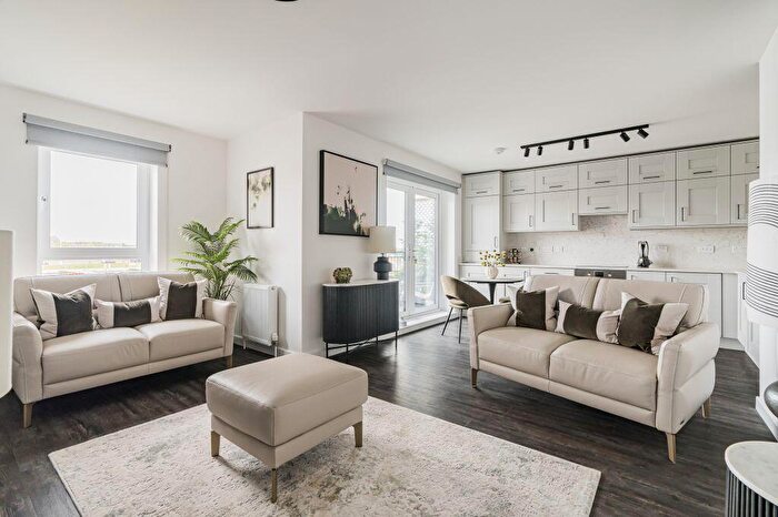 2 Bedroom Flat For Sale In Canal View, Winchburgh, EH52