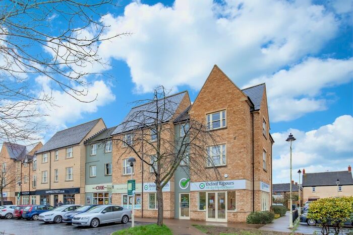 2 Bedroom Flat To Rent In Mill Walk, Witney, OX28