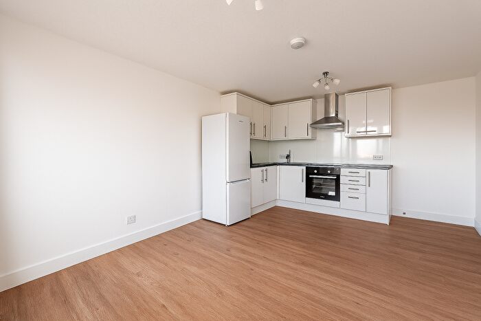 2 Bedroom Flat To Rent In Whinchat Road, SE28
