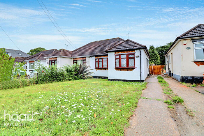 2 Bedroom Semi-Detached Bungalow For Sale In Hullbridge Road, Rayleigh, SS6