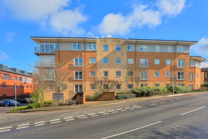 2 Bedroom Flat To Rent In Camp Road, St Albans, Herts AL1