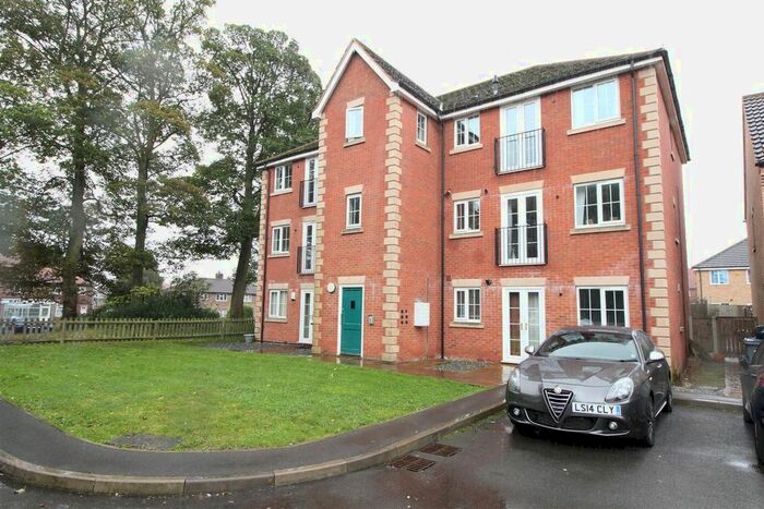 2 Bedroom Flat To Rent In Loxley Close, Hucknall, Nottingham, NG15