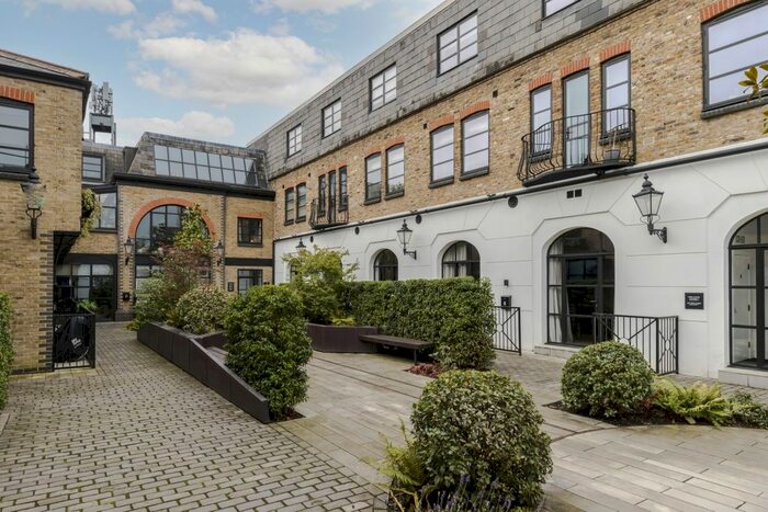 2 Bedroom Flat To Rent In Old Town, London, SW4