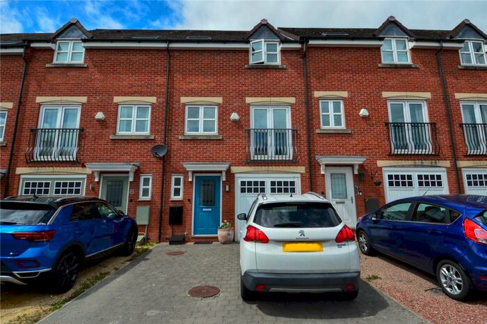 3 Bedroom Terraced House To Rent In All Saints Place, Bromsgrove, Worcestershire, B61