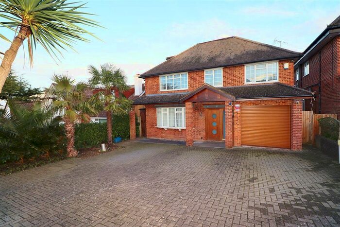 5 Bedroom Property To Rent In Deacons Hill Road, Elstree, Borehamwood, WD6