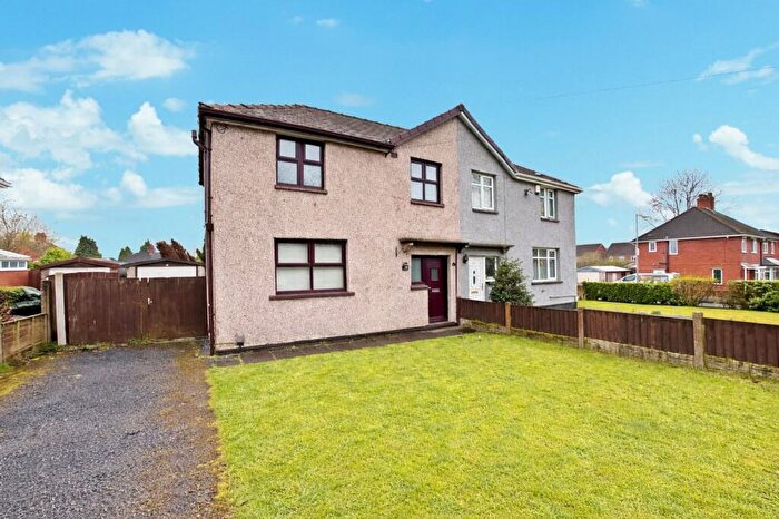 3 Bedroom Semi-Detached House For Sale In Southfield Drive, Westhoughton, BL5