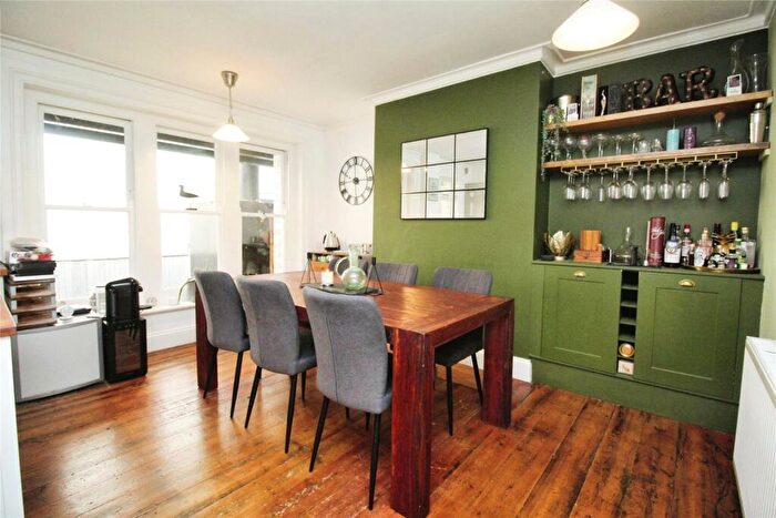 2 Bedroom Flat To Rent In Western Parade, Southsea, Hampshire, PO5