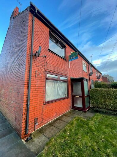 2 Bedroom End Of Terrace House To Rent In Hillcrest Road, Rochdale, OL11