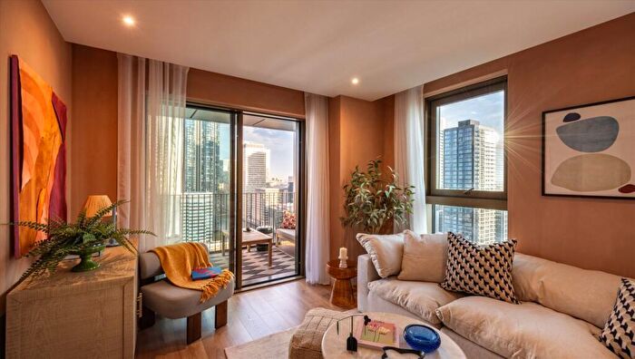 2 Bedroom Flat For Sale In Marsh Wall, One Thames Quay, E14