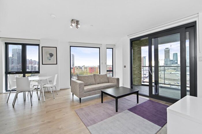 1 Bedroom Apartment To Rent In Roosevelt Tower, Williamsburg Plaza, E14