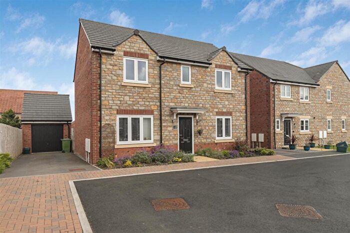 4 Bedroom Detached House For Sale In Tanner Way, Wickwar, GL12