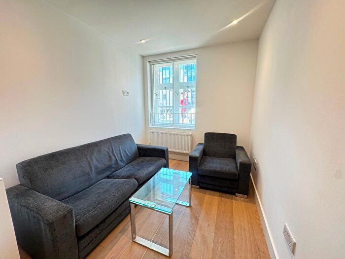 2 Bedroom Flat For Sale In Paisley Court, Clyde Square, London, E14