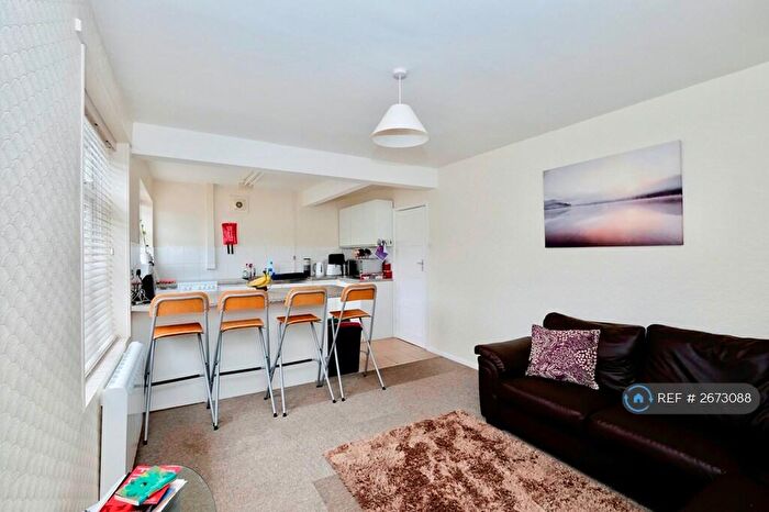 4 Bedroom Terraced House To Rent In Hay Road, Chichester, PO19