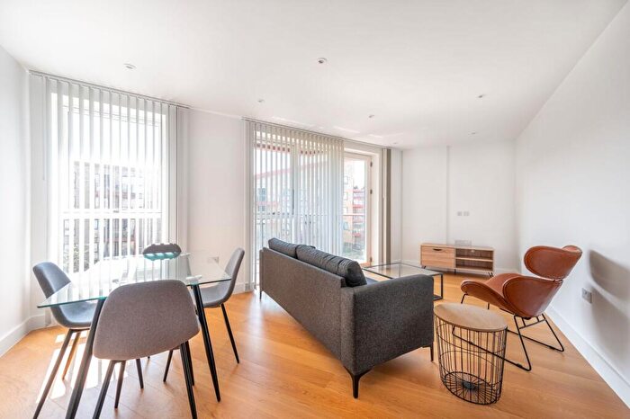 2 Bedroom Flat For Sale In Tollgate Gardens, Maida Vale, London, NW6