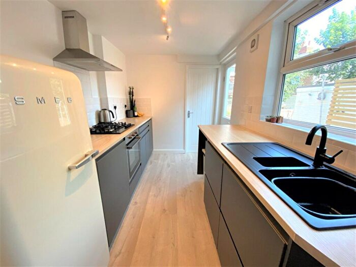 2 Bedroom Terraced House To Rent In Pullman Road, Nottingham, NG2