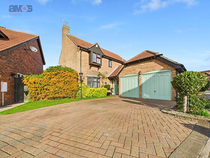 4 Bedroom Detached House For Sale In Galleydene, Hadleigh, Essex, SS7