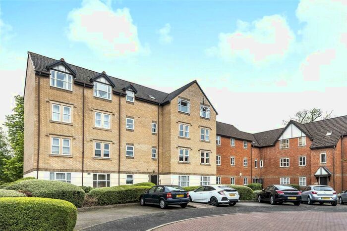 2 Bedroom Apartment To Rent In Charnwood House, Rembrandt Way, Reading, Berkshire, RG1