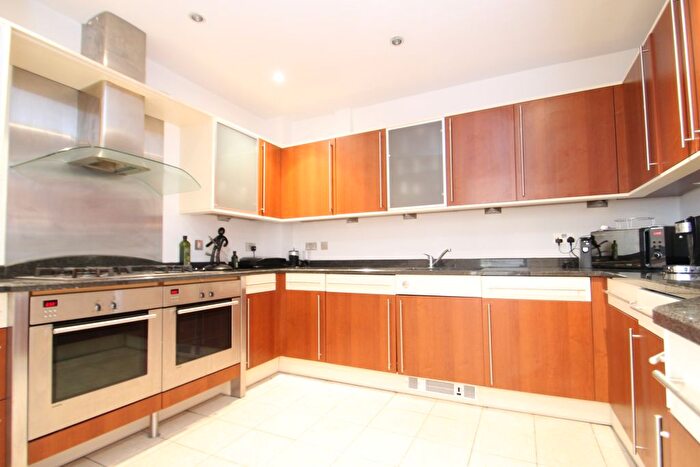 3 Bedroom Flat To Rent In Wooderson Court, Beckenham, BR3