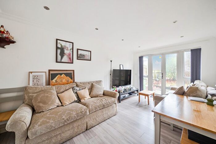 3 Bedroom Maisonette To Rent In Swain Street, London, NW8