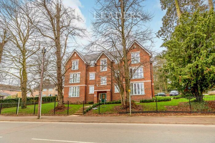 2 Bedroom Apartment To Rent In Midwinter Court, Buckingham, MK18