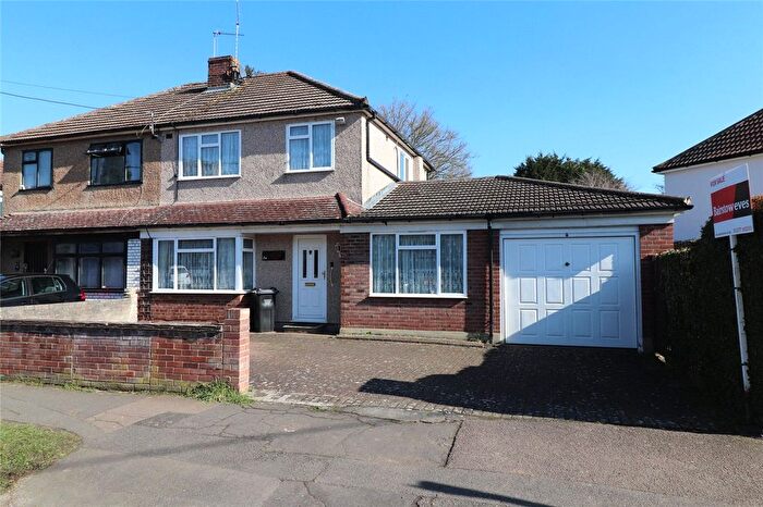 4 Bedroom Semi-Detached House For Sale In The Meadow Way, Billericay, Essex, CM11