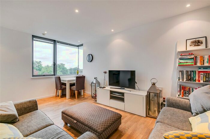 2 Bedroom Flat To Rent In Holloway Road, Highbury Corner, N7