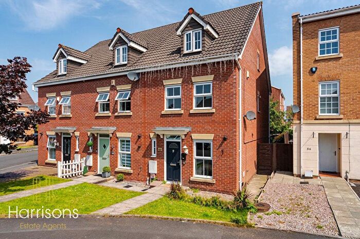 3 Bedroom Semi-Detached House For Sale In Abbeylea Drive, Westhoughton, Bolton, Lancashire, BL5