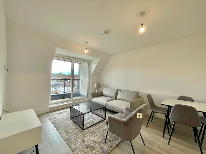 1 Bedroom Flat To Rent In St. Albans Road, Watford, WD24