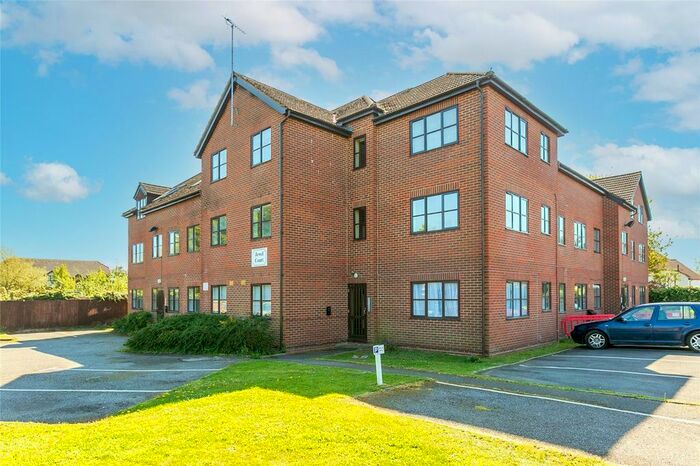 2 Bedroom Flat To Rent In Crown Rise, Watford, Hertfordshire, WD25
