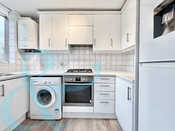 1 Bedroom Flat To Rent In Holden Road, London, N12