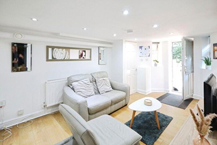 1 Bedroom Flat To Rent In Cliffe View Road, S8