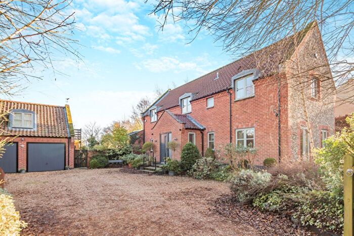 4 Bedroom Detached House For Sale In Letheringsett Road, Thornage, Holt, NR25
