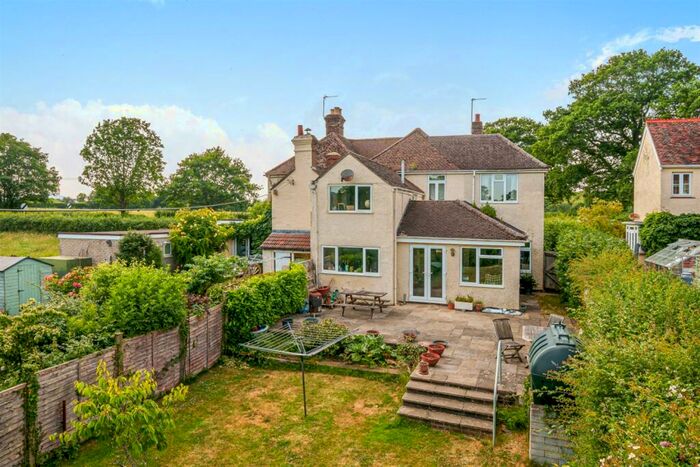 4 Bedroom Semi-Detached House For Sale In Upperfield, Bepton, Midhurst, GU29