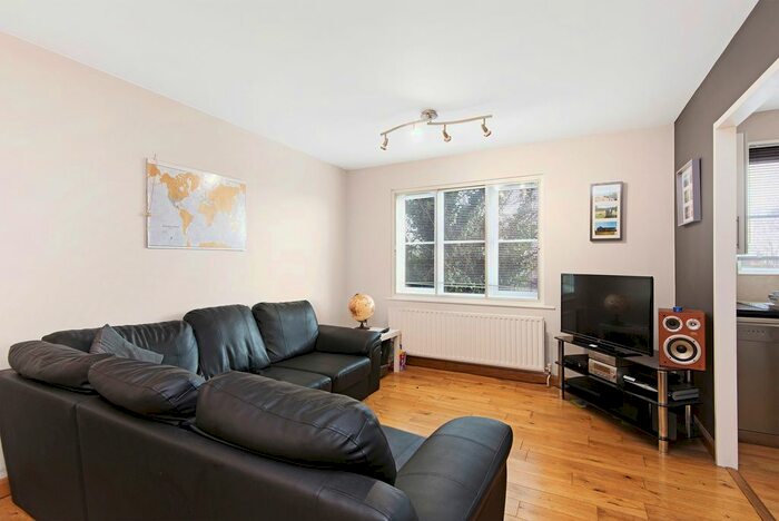 1 Bedroom Flat To Rent In Jasmine Court, SW19