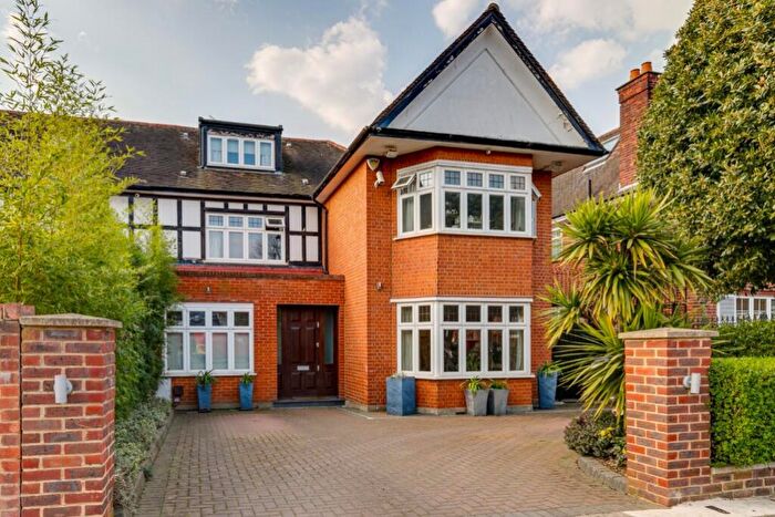 6 Bedroom Terraced House To Rent In Hocroft Road, London, NW2