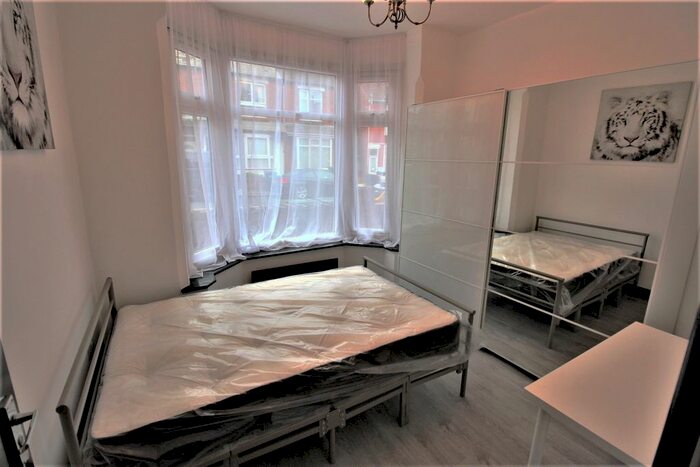 2 Bedroom Flat To Rent In Kingsway, Coventry, CV2