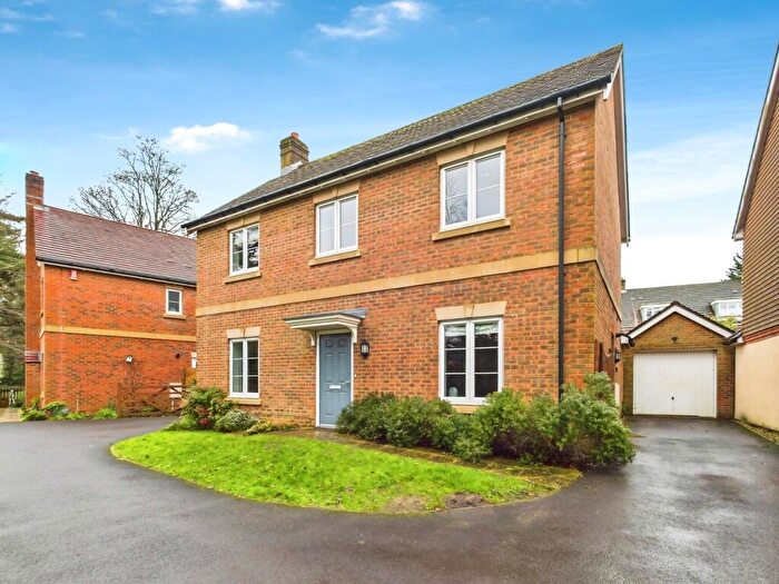 4 Bedroom Detached House For Sale In Mansion House Close, Sarisbury Green, Southampton, SO31