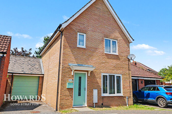 3 Bedroom Detached House For Sale In Jermyn Way, Tharston, NR15