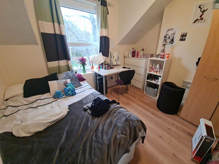 12 Bedroom House To Rent In Grosvenor Road, Leeds, LS6