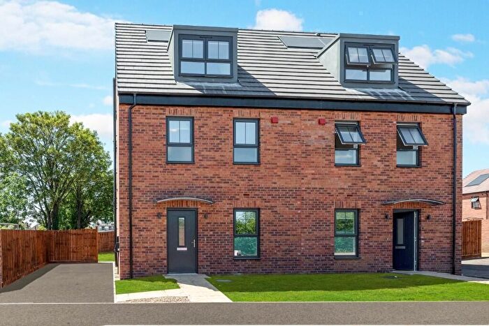 4 Bedroom Semi-Detached House To Rent In Gibbs Avenue, Bilborough, NG8