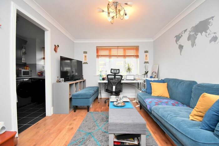 1 Bedroom Flat To Rent In Shortlands Close, Belvedere DA17